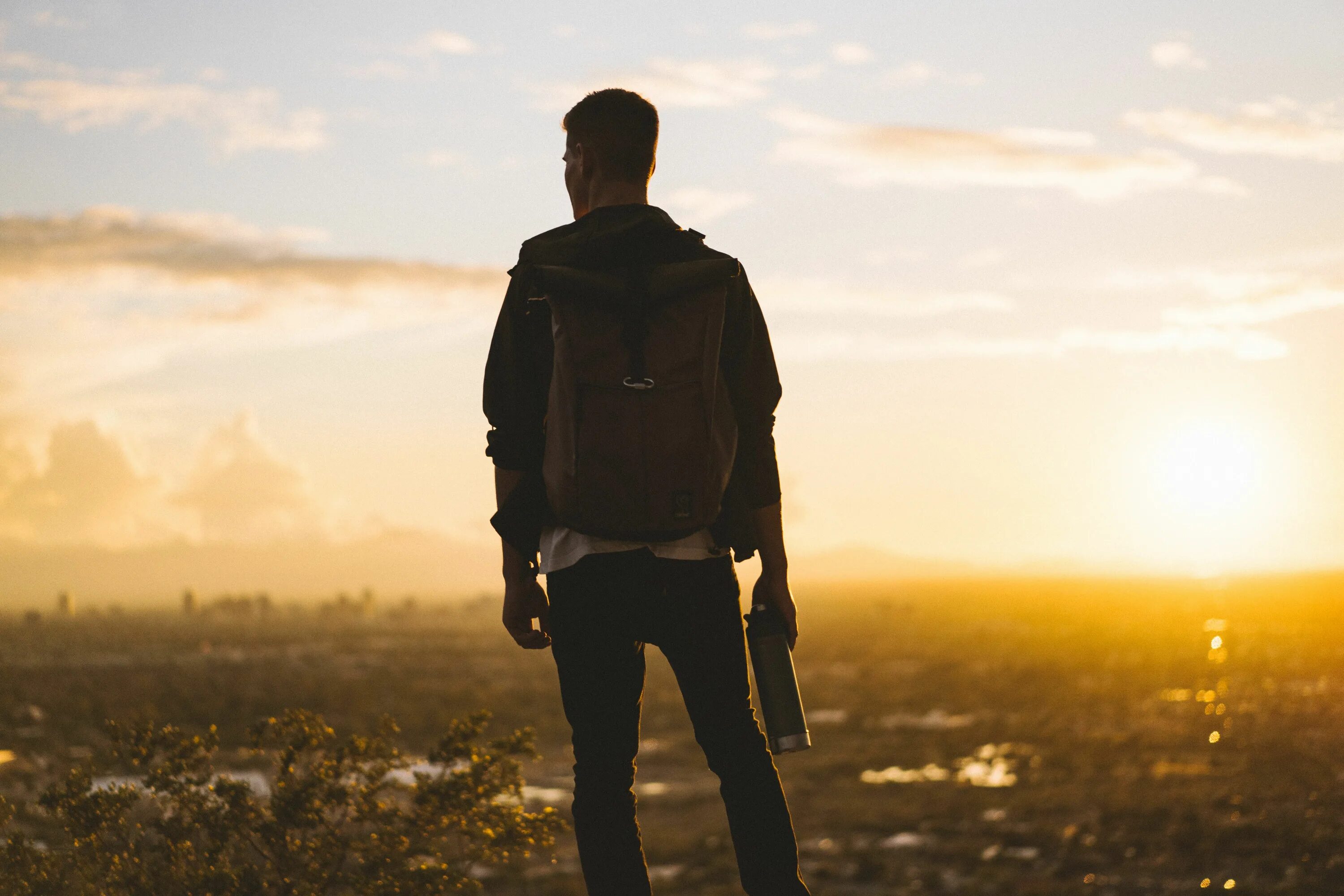 Behind m. Unsplash человек по пояс. man standing. man standing from behind. man standing back.
