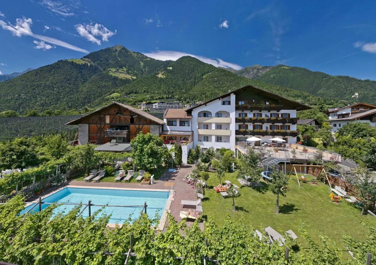Отель гарни. Hotel garni. вид отель-гарни. отель гарни в россии. отель-гарни фото.
