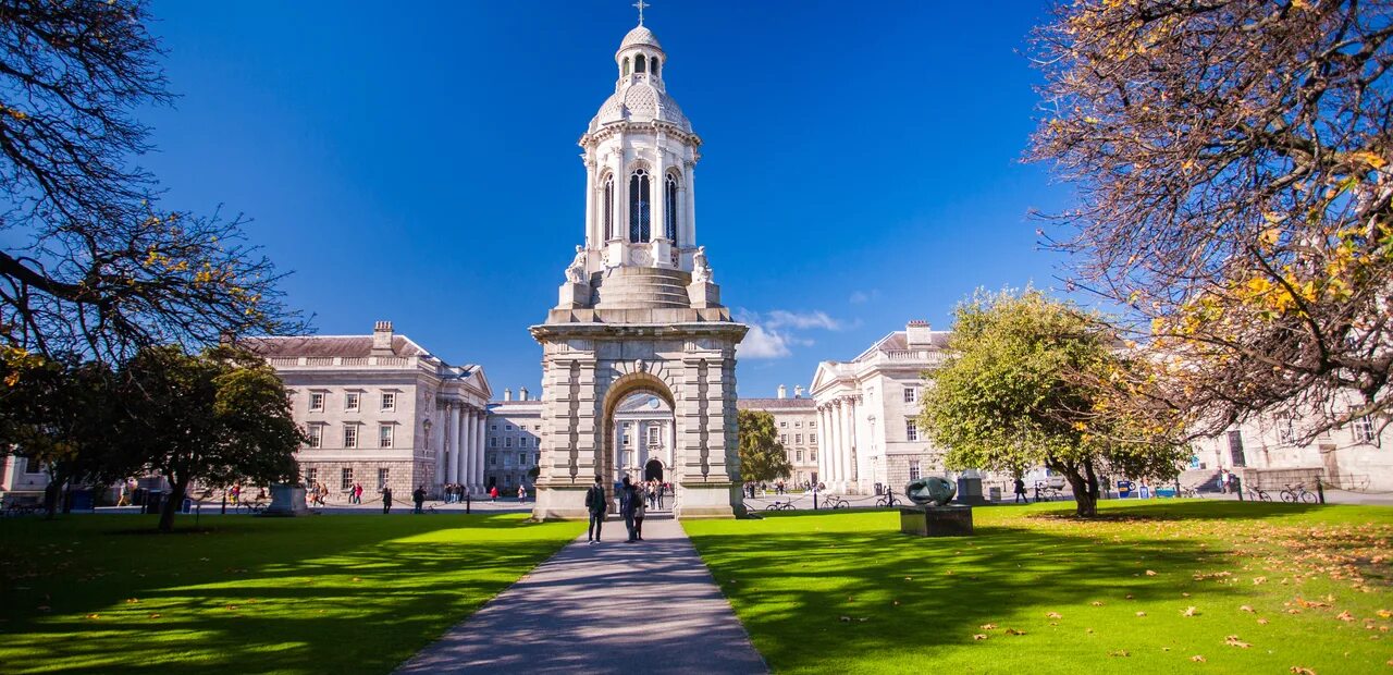 Trinity university. Тринити колледж дублин. ирландия дублин тринити. ирландия образование trinity college dublin. дублинский тринити-колледж, дублинский университет.