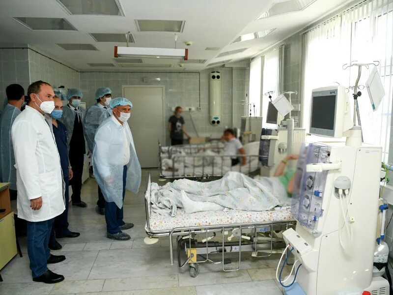 12 детей госпитализировали