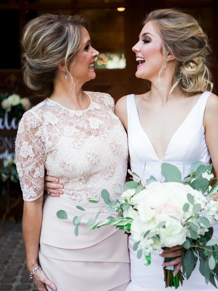 Свадьба про маму. Прическа на свадьбу для мамы жениха. Образ мамы невесты. Прическа на свадьбу для мамы невесты. Прическа на свадьбу дочери.