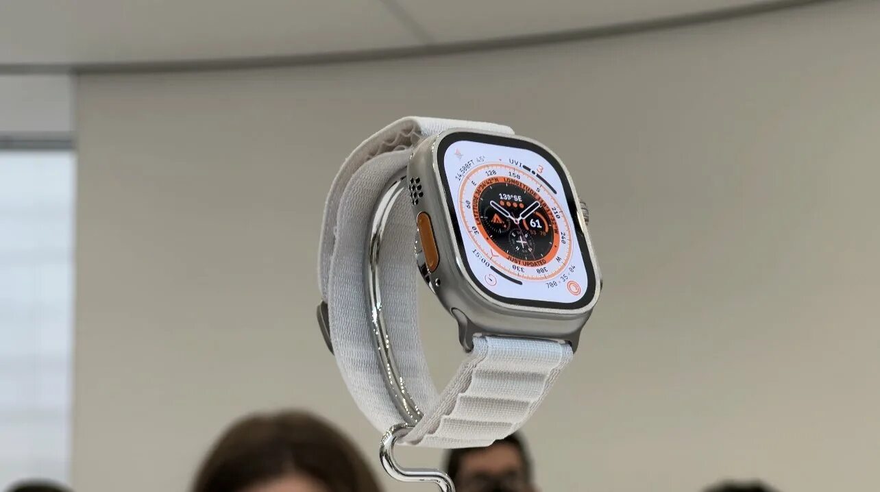 Starlight loop apple watch. Эппл вотч ультра 2022. Apple watch Ultra 2023. Apple watch Ultra 2 2023. Эпл вотч 8 ультра.