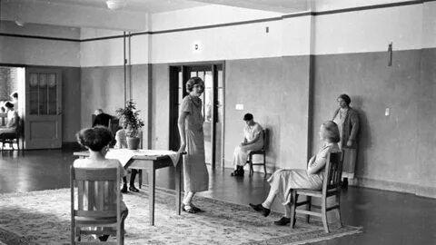 Жизнь в Полумире: роман о девочке, которая родилась в психиатрической клинике Fo