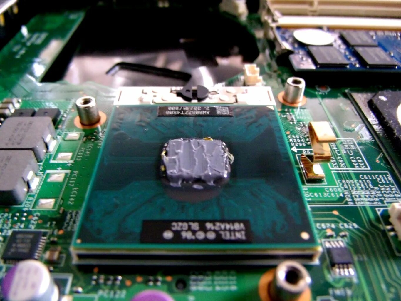 Amd сильно греется