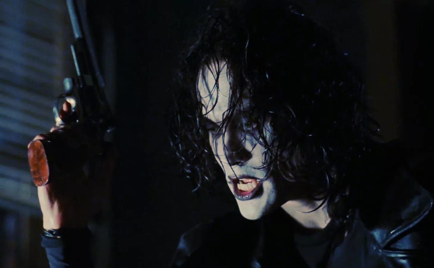 The crow trailer. Ворон 1994. Ворон спасения 1994. Ворон фильм 1994 кадры. Ворон фильм 1994.