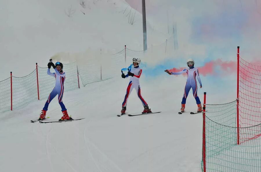 горнолыжка в черемушках хакасия. черёмуховый лог горнолыжный комплекс. черемуховый лог черемушки. черёмуховый лог горнолыжный комплекс. черемуховый лог хакасия.