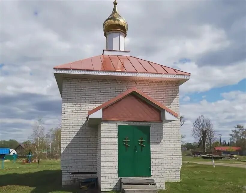 Румынские православные храмы. Церковь на коммуне. Церковь на коммуны. Храм на коммуне. Церковь на коммуне.