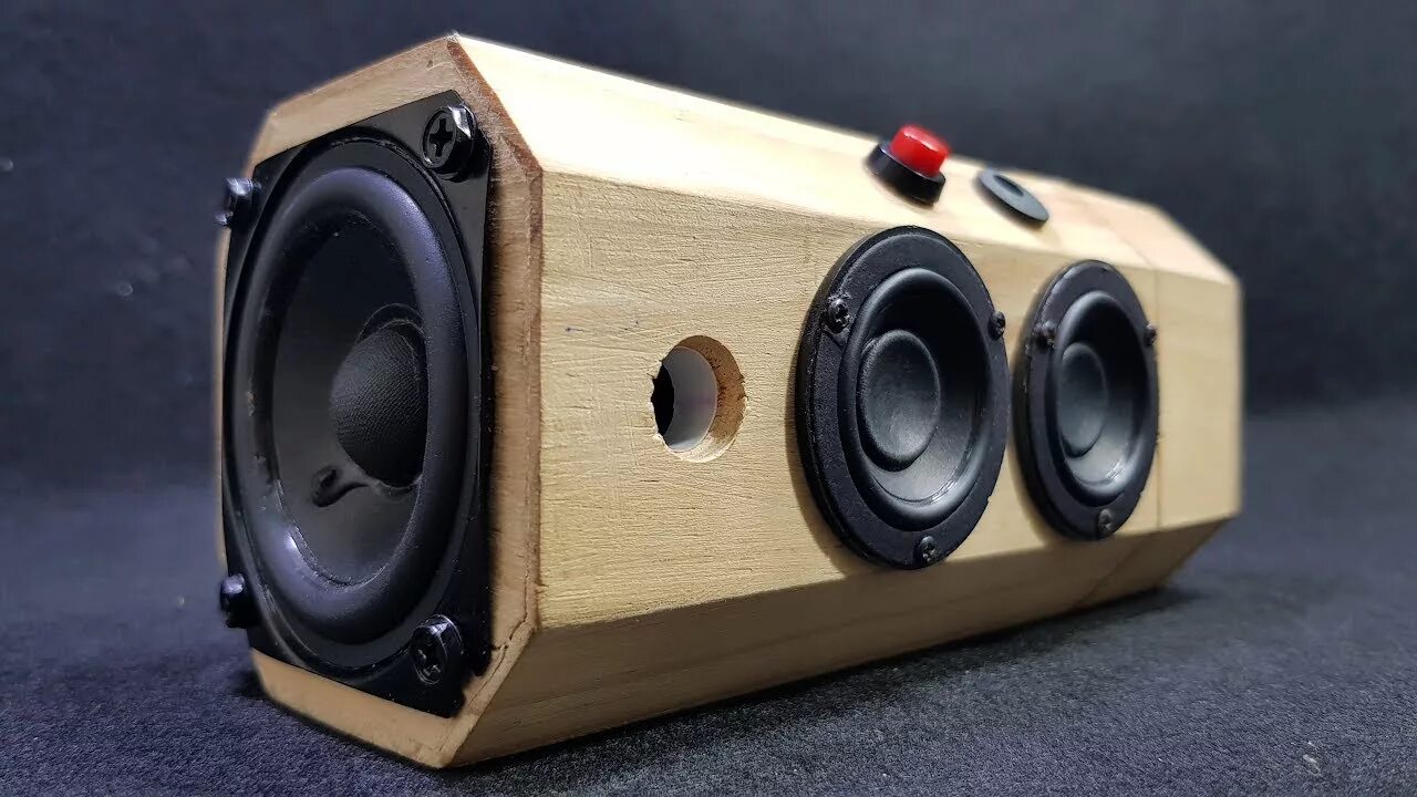 Портативная колонка своими руками. Колонка Boombox Subwoofer. Корпус для колонки. Самодельные колонки. Колонки из дерева.