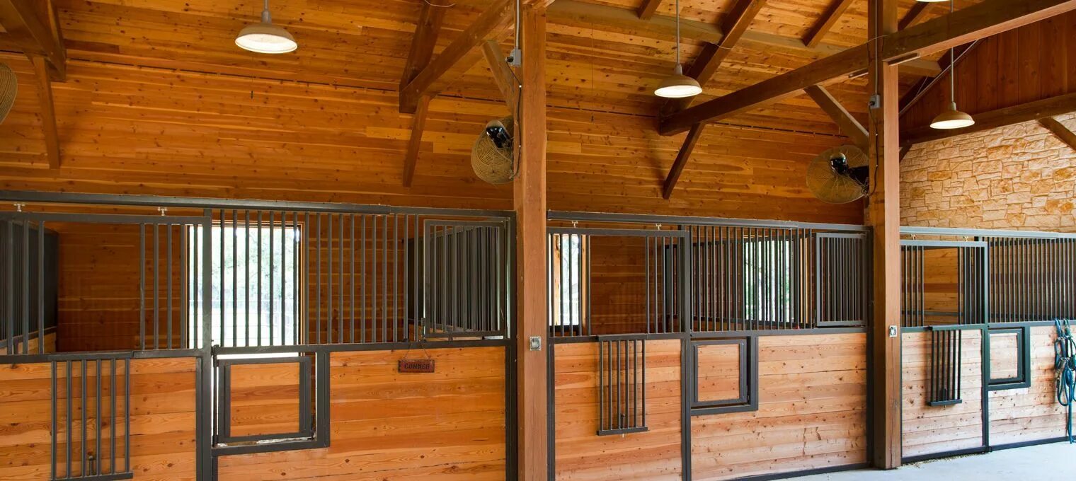 Stable price. Конюшня adelon stables. конюшня фахверк. эмеральд конюшня. конюшня solana stables.