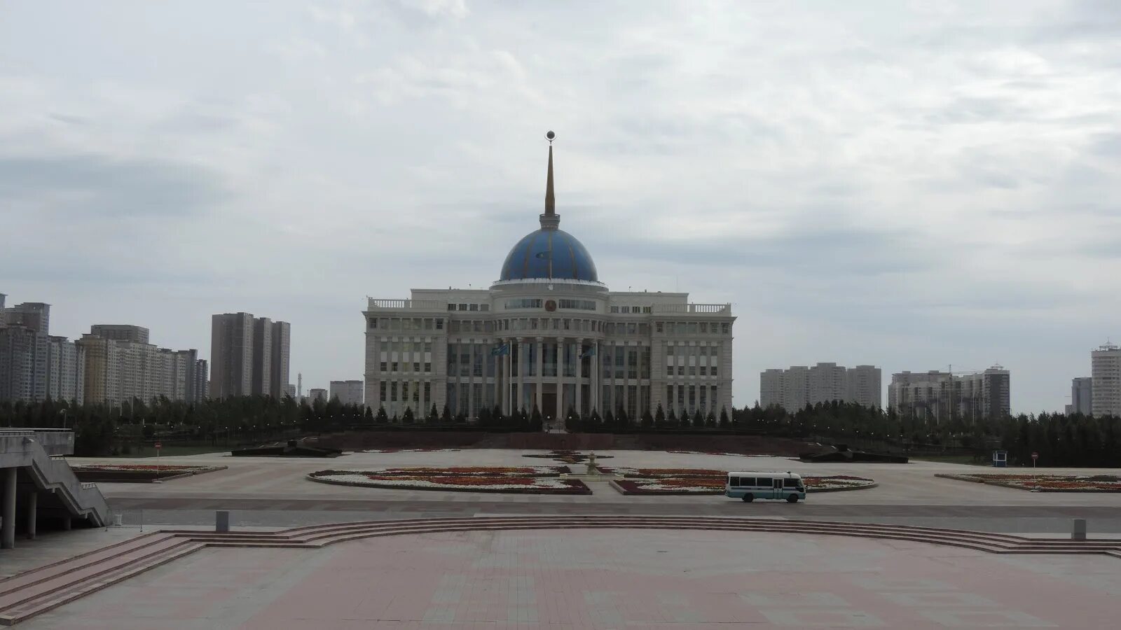 Целиноград казахстан как сейчас называется. Дворец бракосочетания целинограде. джамбулат целиноград. пейзажи целиноград в казахстане. город целиноград казахстан новое название.