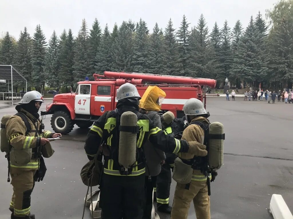 Мчс 71. Мчс дубенский район. спасатели на пожаре. подслушано дубенский район тульская область. пожар на тульской.