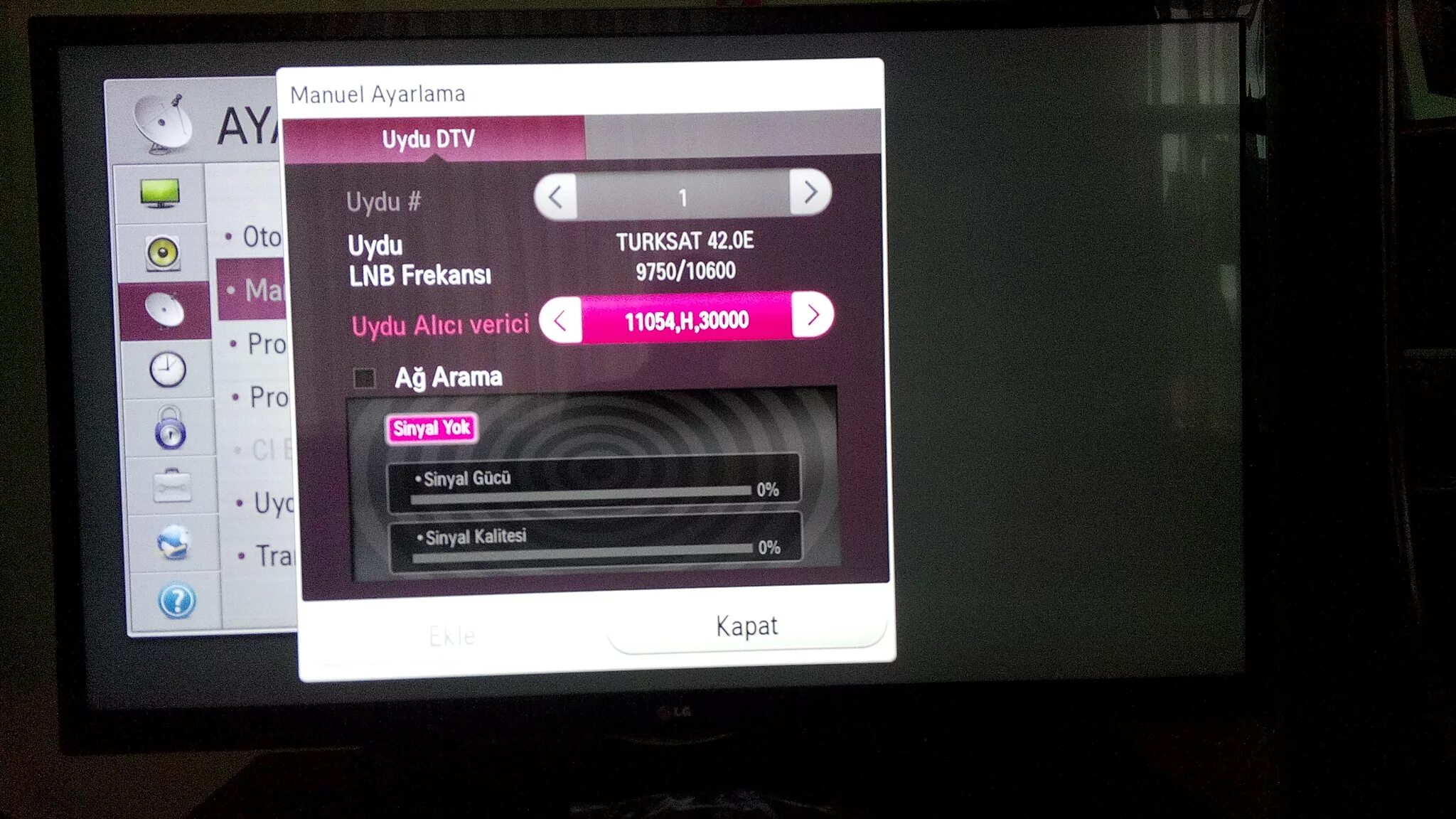 Источник сигнала на телевизоре LG. Телевизор LG 2012. LG телевизор Smart TV выбор источника. LG телевизор смарт ТВ классика. Как с телефона видео на телевизор lg