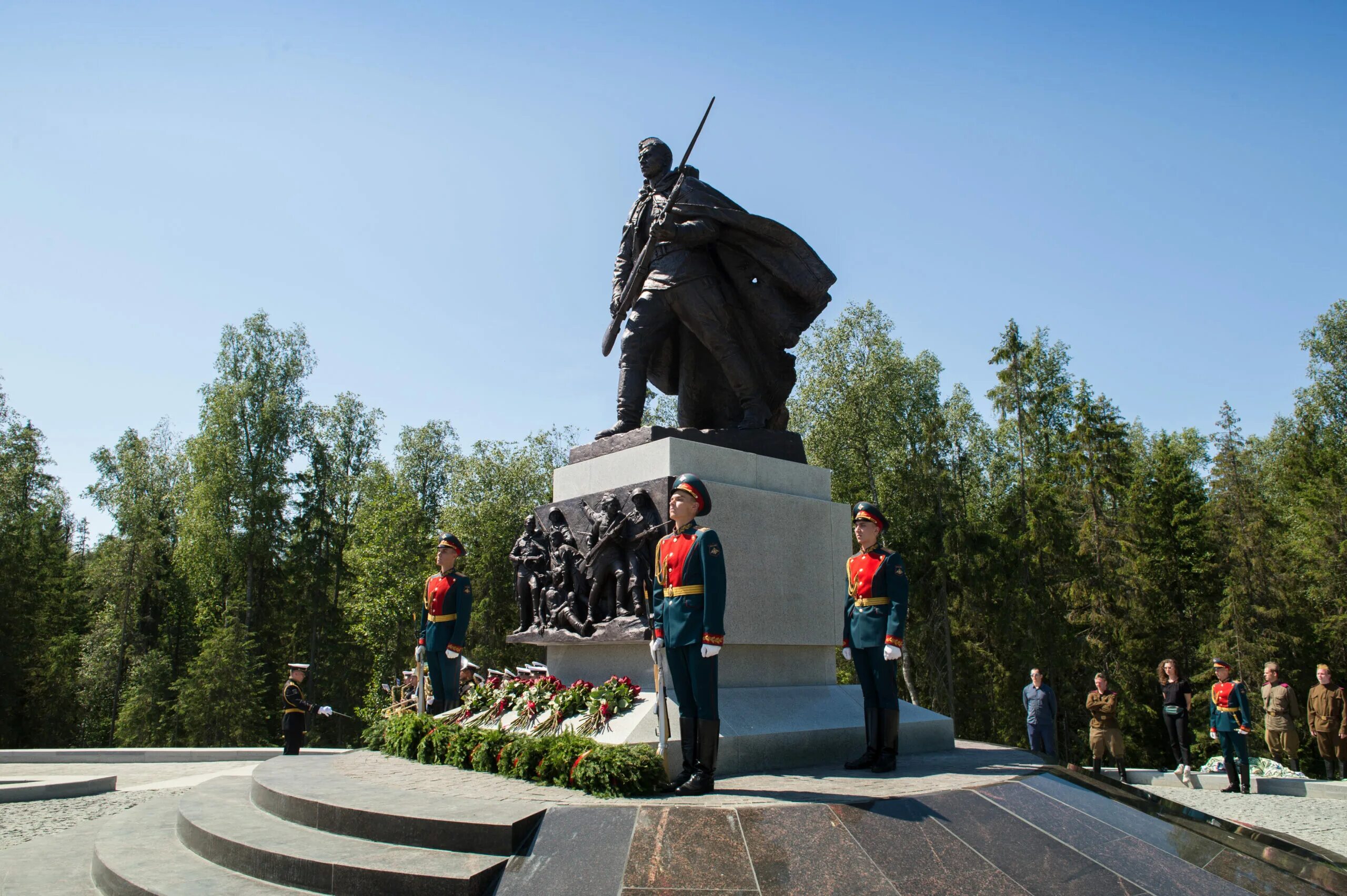 Великая отечественная новгородская область. Мемориал погибшим при защите Отечества в Новгородской области. Мемориал 2-й ударной армии в Новгородской области. Памятник 2-й ударной армии мясной Бор. Памятники в Новгородской области на трассе м1.