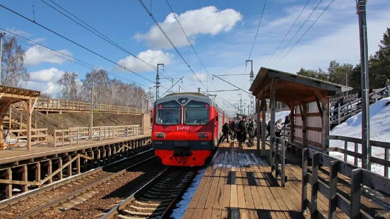Электрички кабаново фрязево сегодня. Электрички кабаново фрязево сегодня. Электричка новогиреево фрязево. Электрички кабаново фрязево сегодня. Электричка в фрязево.