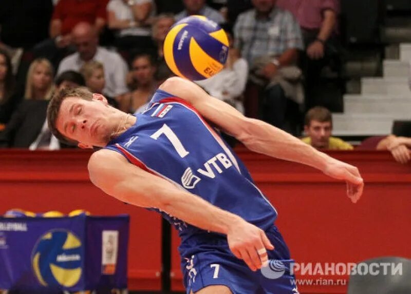 спортивные игры баскетбол. типичные травмы в волейболе. личная защита в баскетболе. баскетбол. волейбольный мяч в лицо.