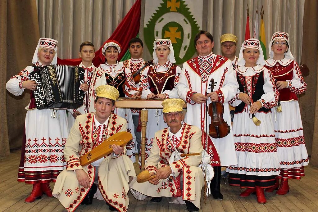 Белорусские национальная культура. Белорусский народный ансамбль. Беларускі фольклорный ансамбль. Музыкальная культура Белоруссии. Фольклорный коллектив.