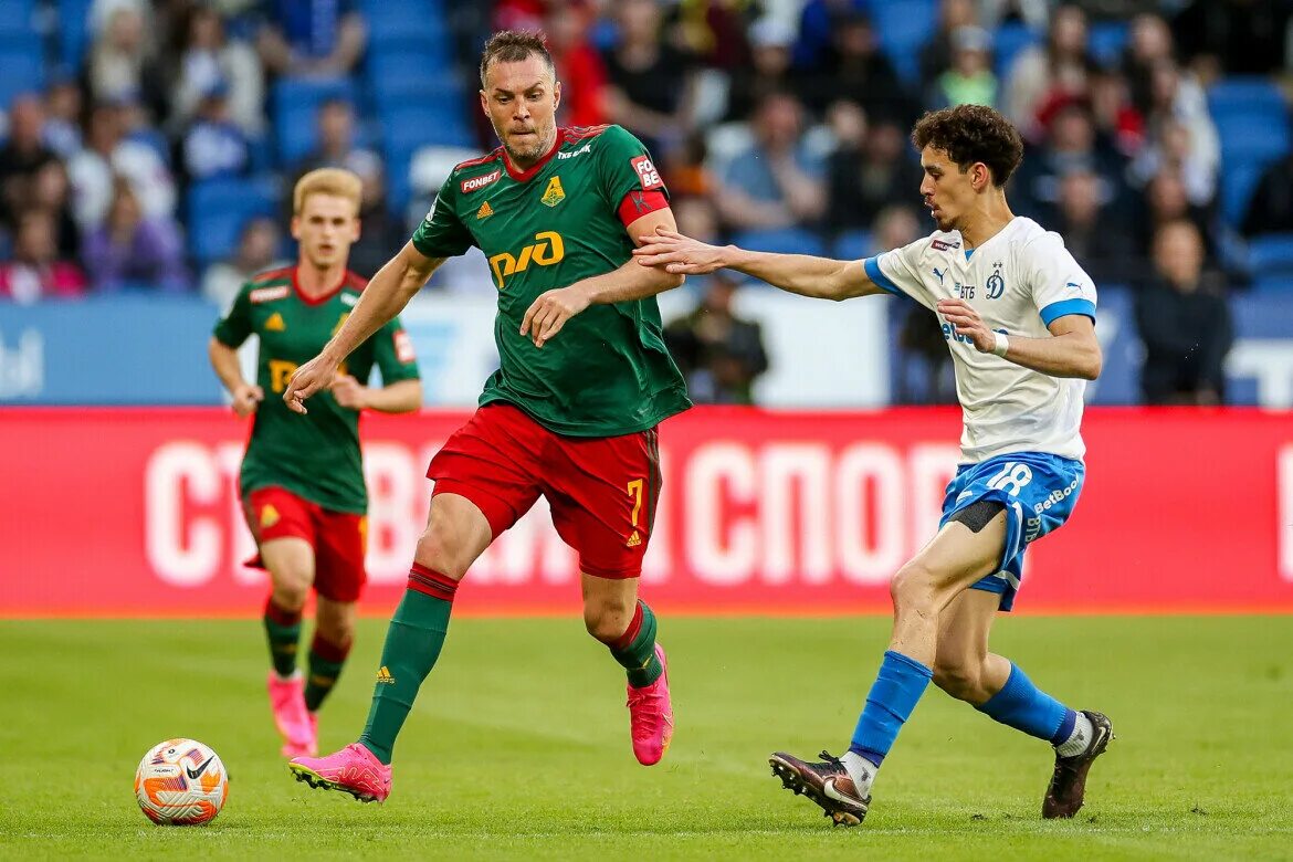 Дзюба почему не играет сегодня за локомотив. Дзюба локомотив. локомотив футбол. карточки футболистов.