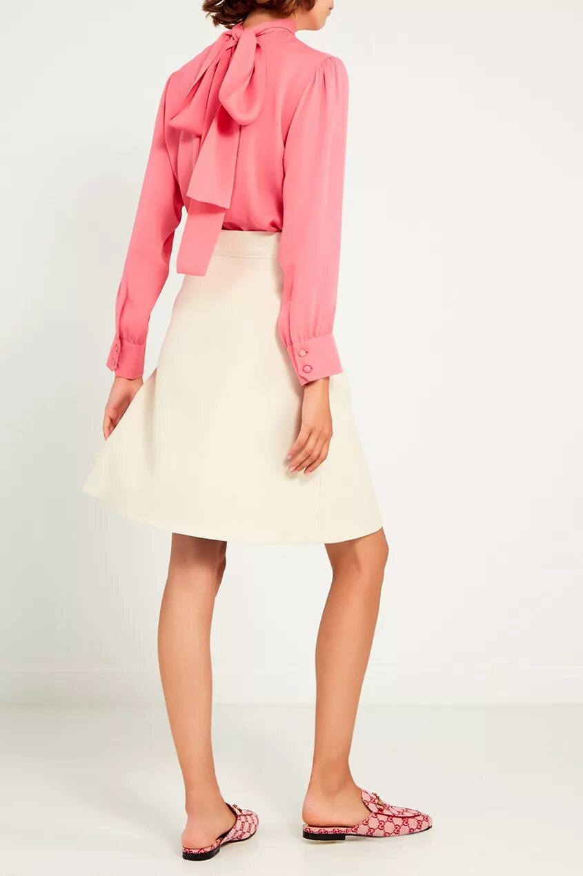 Розовая кофта с бантиками. Блузка Gucci с бантом. Гуччи розовая кофточка. Розовая рубашка с бантом.