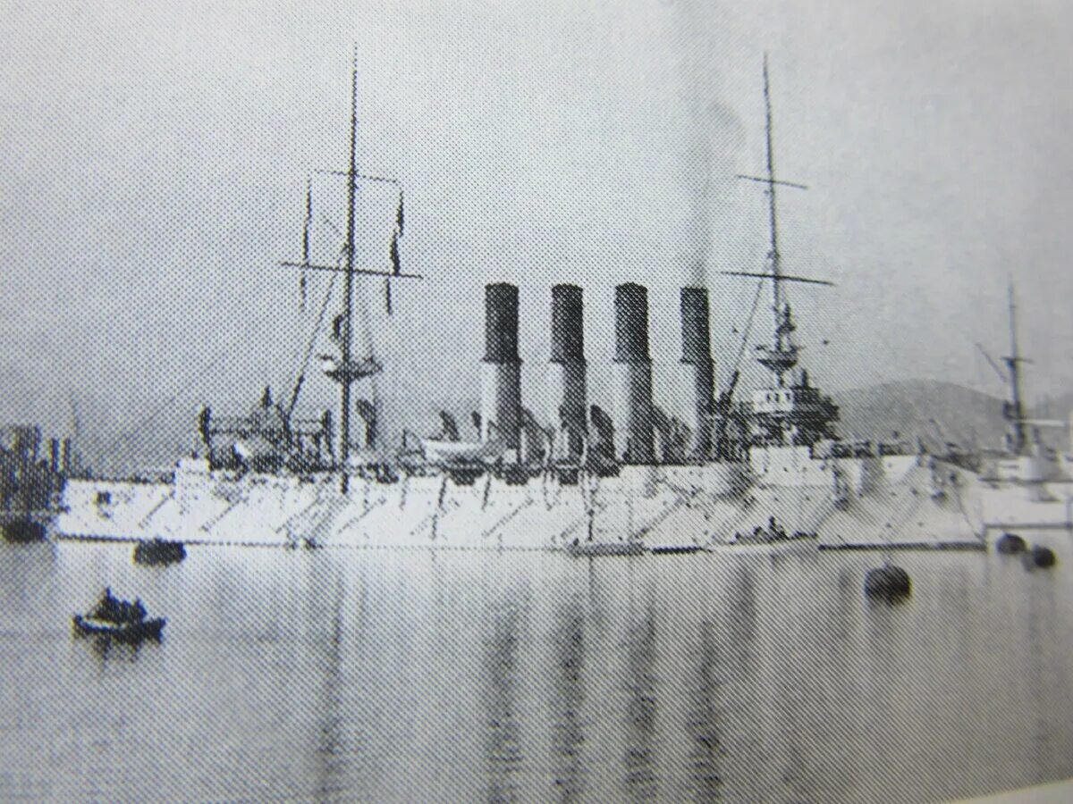 Варяг ракетный крейсер. Крейсер варяг владивосток. Крейсер варяг русско японская война кратко. Крейсер 1 ранга варяг. Где стоит варяг.