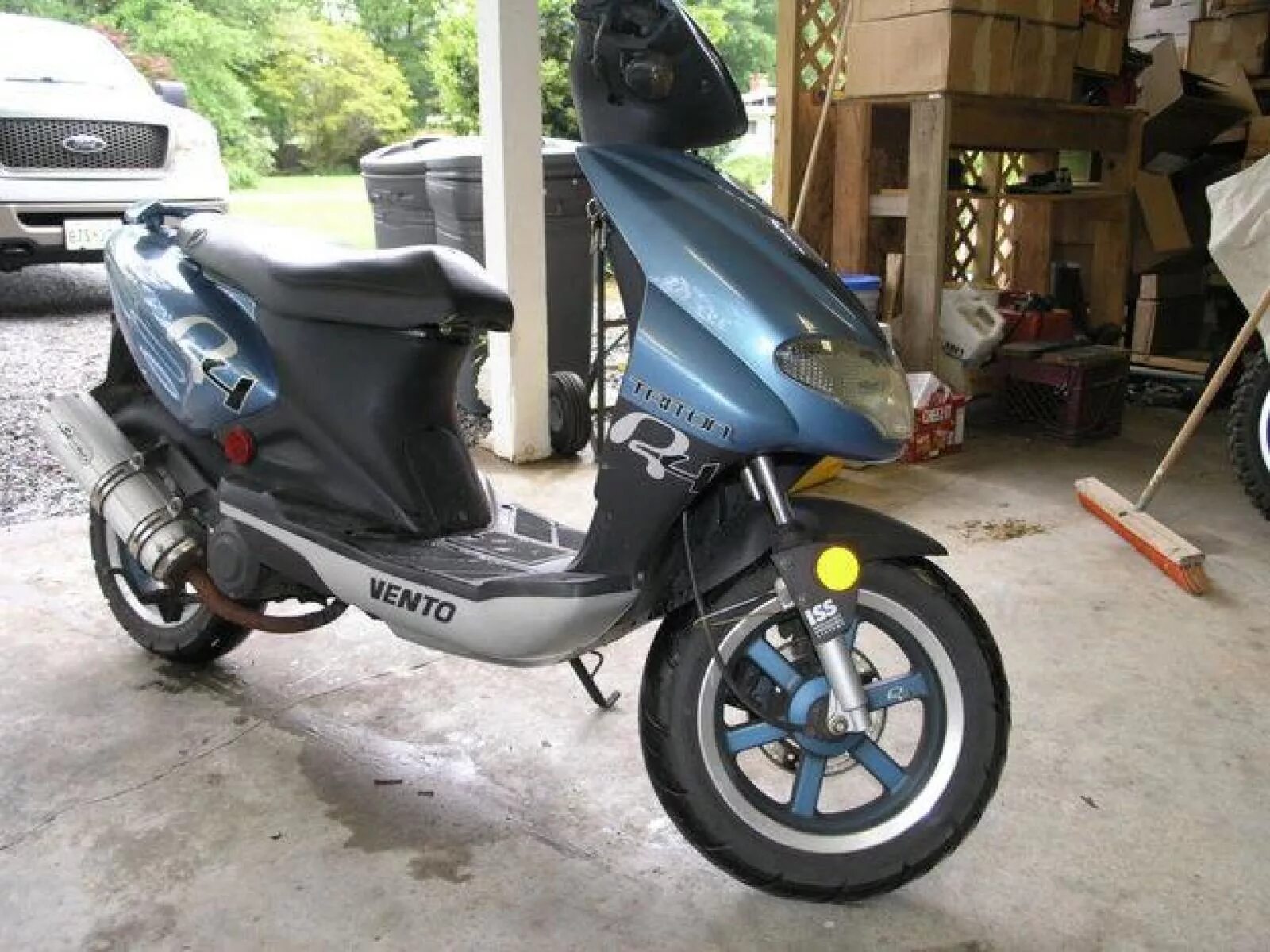 Vento triton r4. Скутер тритон. Скутер венто тритон р4. Скутер венто тритон. Скутер венто тритон.