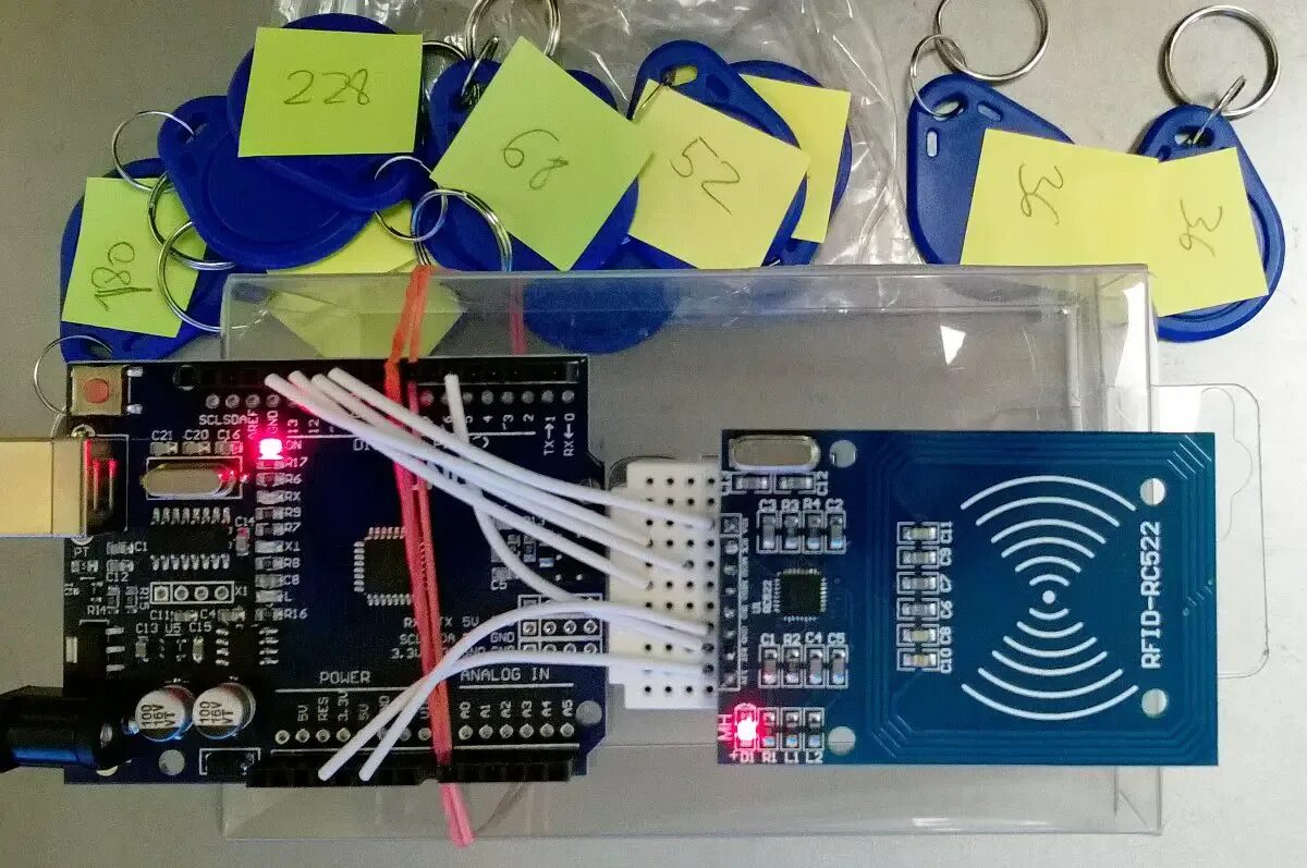 Ардуино rfid дубликатор. Rfid rc522 arduino дубликатор. rfid дубликатор на ардуино. rc522 arduino антенна. rfid замок на ардуино уно.