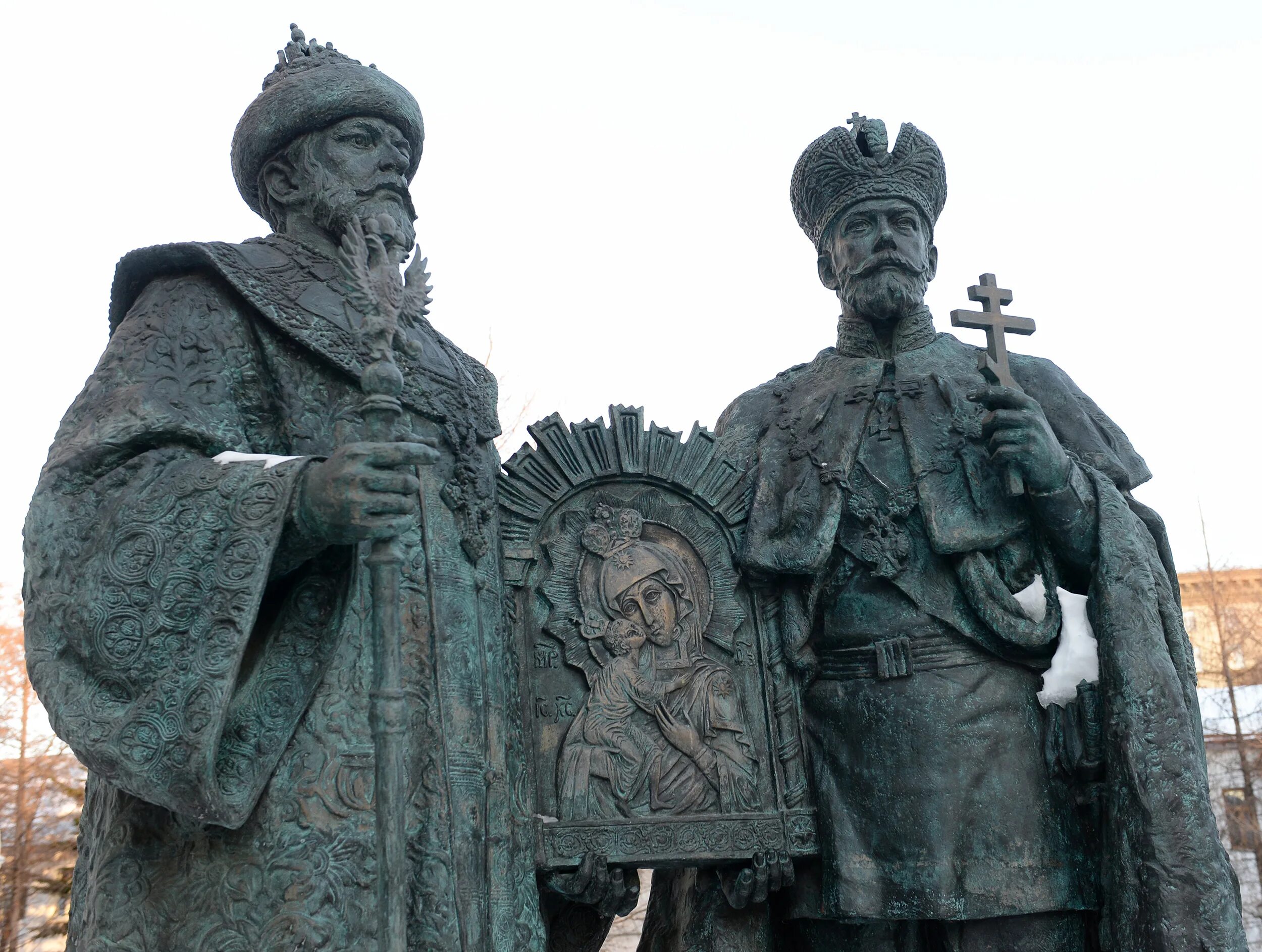 Памятник царскому. Новоспасский монастырь памятник романовым. михаил романов памятник. новоспасский монастырь памятник николай 2. памятник царю михаилу фёдоровичу и императору николаю ii в москве..
