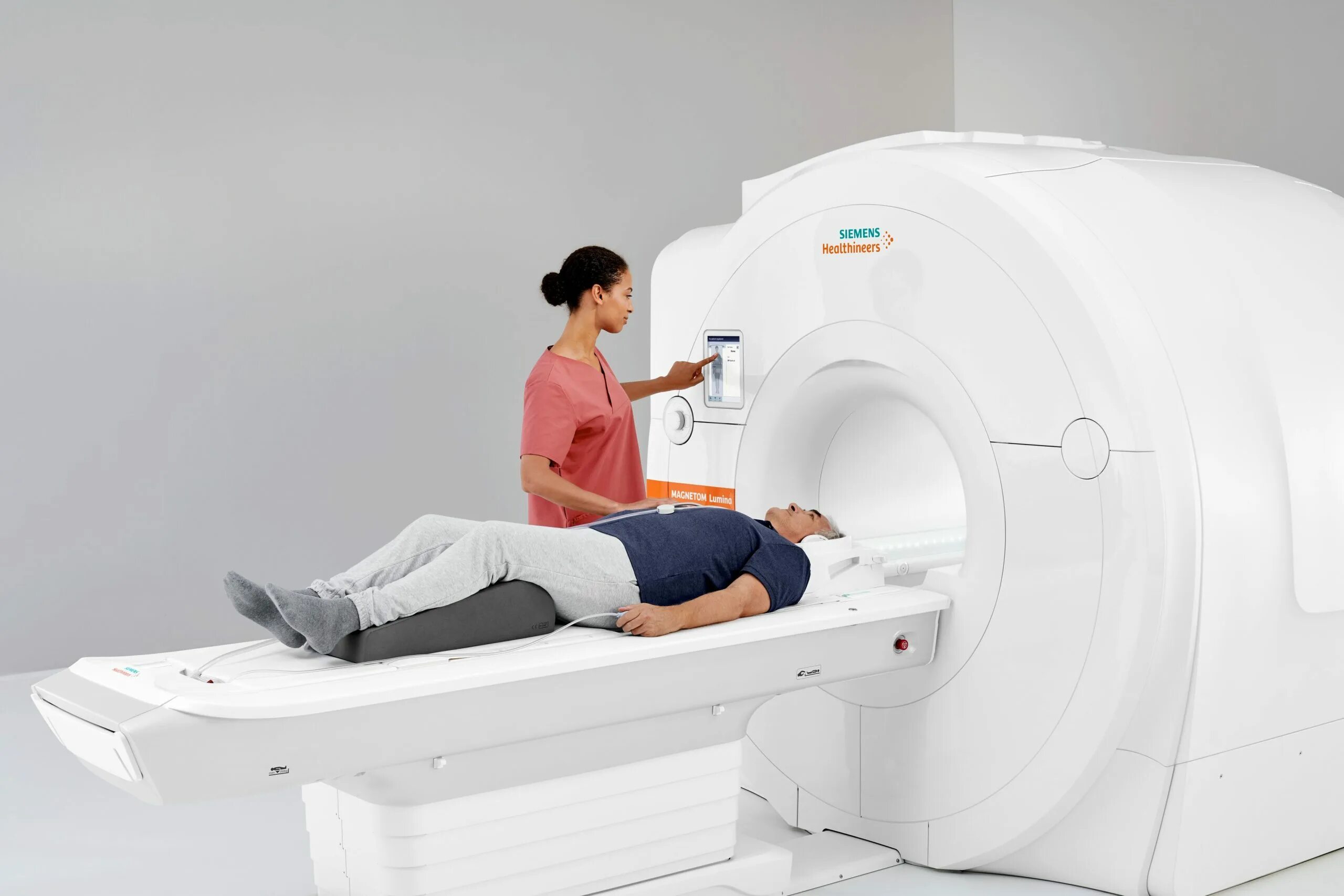 Siemens 3t MRI. Магнитно-резонансная томография Siemens. Siemens MAGNETOM Skyra 3 Тесла. Мрт Siemens vida 3t.