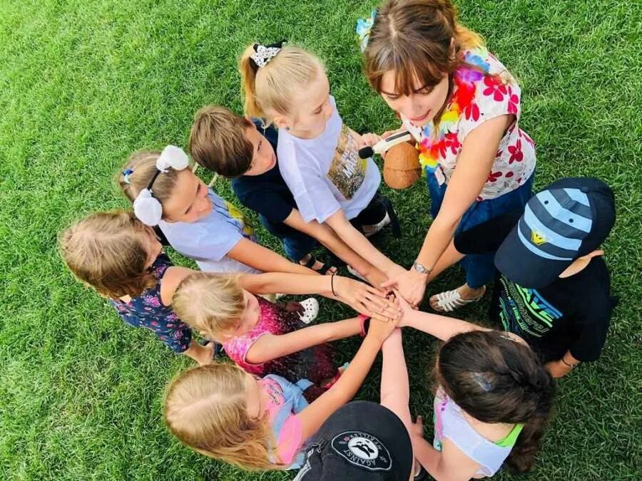 Тимбилдинг. Развлечения в детском саду. Игры на взаимодействие. Урок сплочения презентация. Сплочение и командообразование.