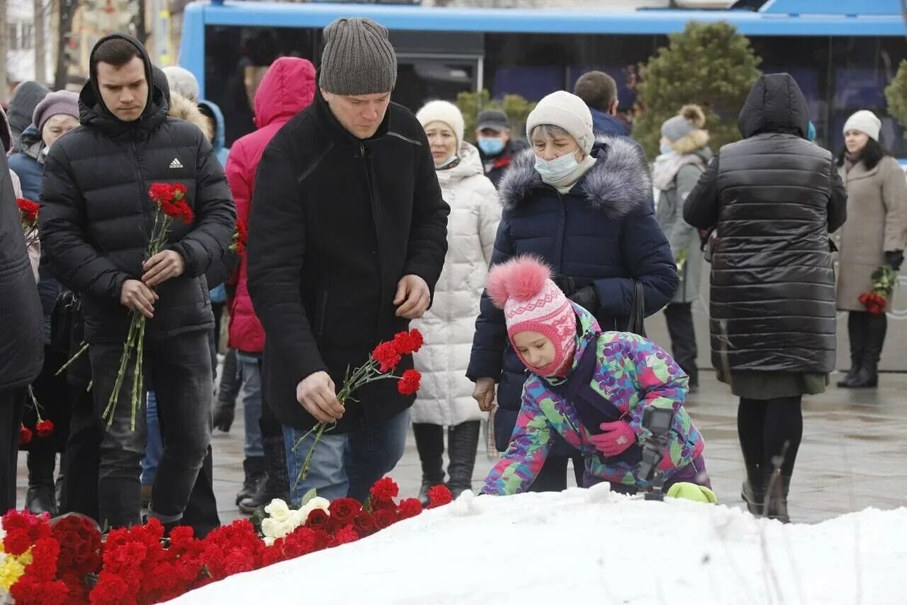 Список погибших в торговом центре. Зимняя вишня Кемерово 2018. Пожар в ТЦ «зимняя вишня», Кемерово 2018 год. Торговый центр вишня Кемерово пожар. Пожар в ТРЦ зимняя вишня в Кемерово.