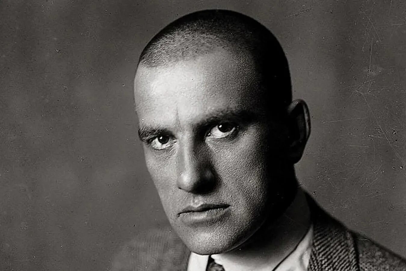 Владимир маяковский советский поэт. "стихи". Владимир маяковский. Владимир владимирович м. Владимир маяковский портрет.