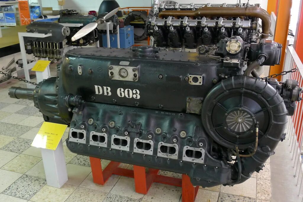 Двигатель дб. Daimler-Benz DB-603а2. Daimler-Benz DB 603. Даймлер-Бенц ДБ-603. DB 603 a2 двигатель.