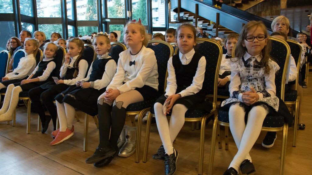 ялтинская школа номер 11. элжур 7 школа ялта. электронный журнал гимназия. ялта школа номер 6. электронный журнал 5 класс.