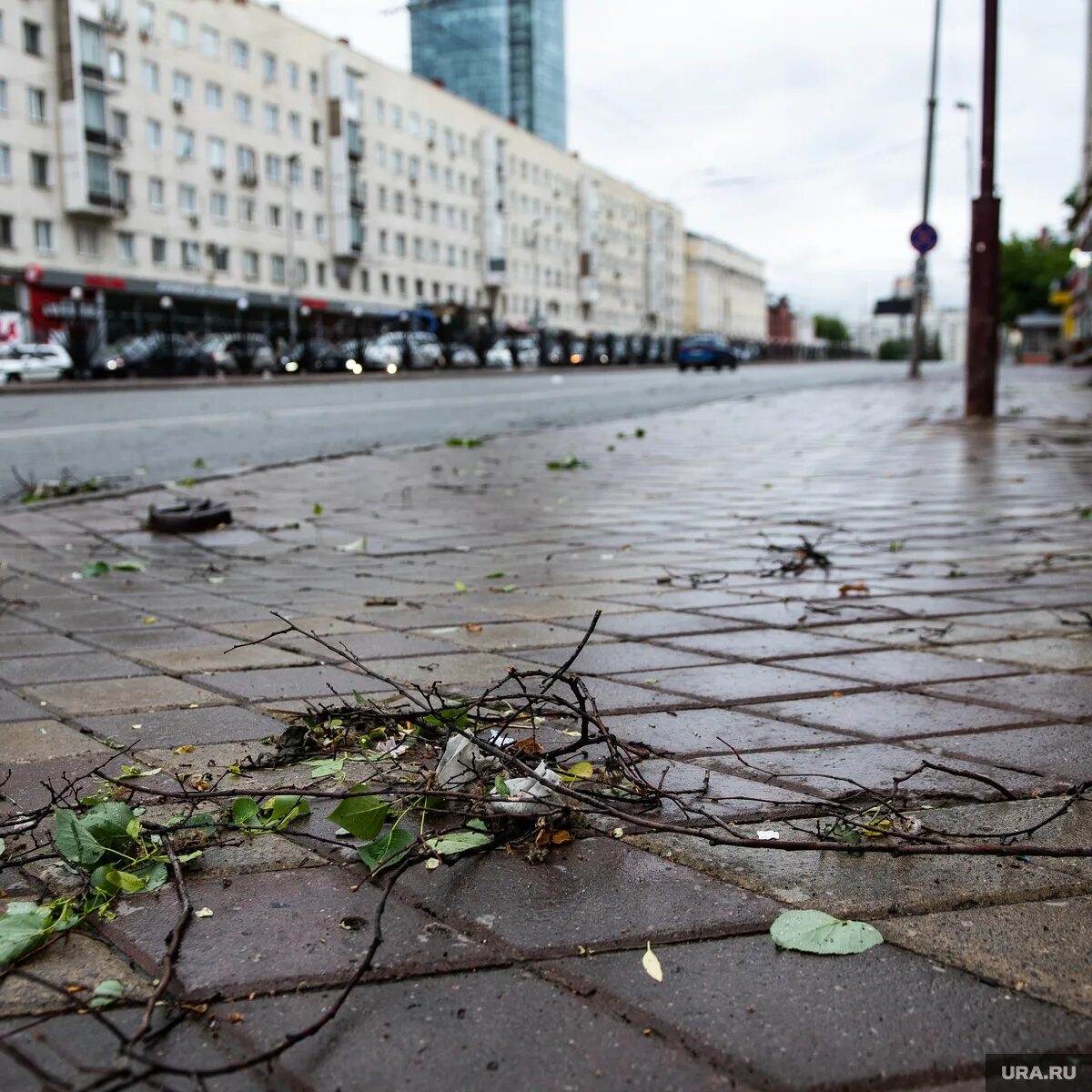 Ураган в Москве. Торнадо в Москве. Торнадо надвигается на Москву. На москву надвигается ураган