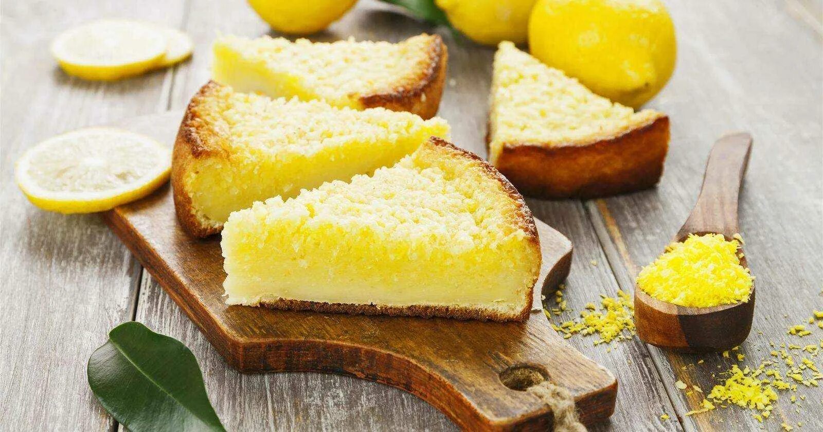 Песочный лимонный пирог. Пирог с лимоном кусок. Очень вкусный лимон. Крем из лимона и сахара. Италия напиток лимончелло.