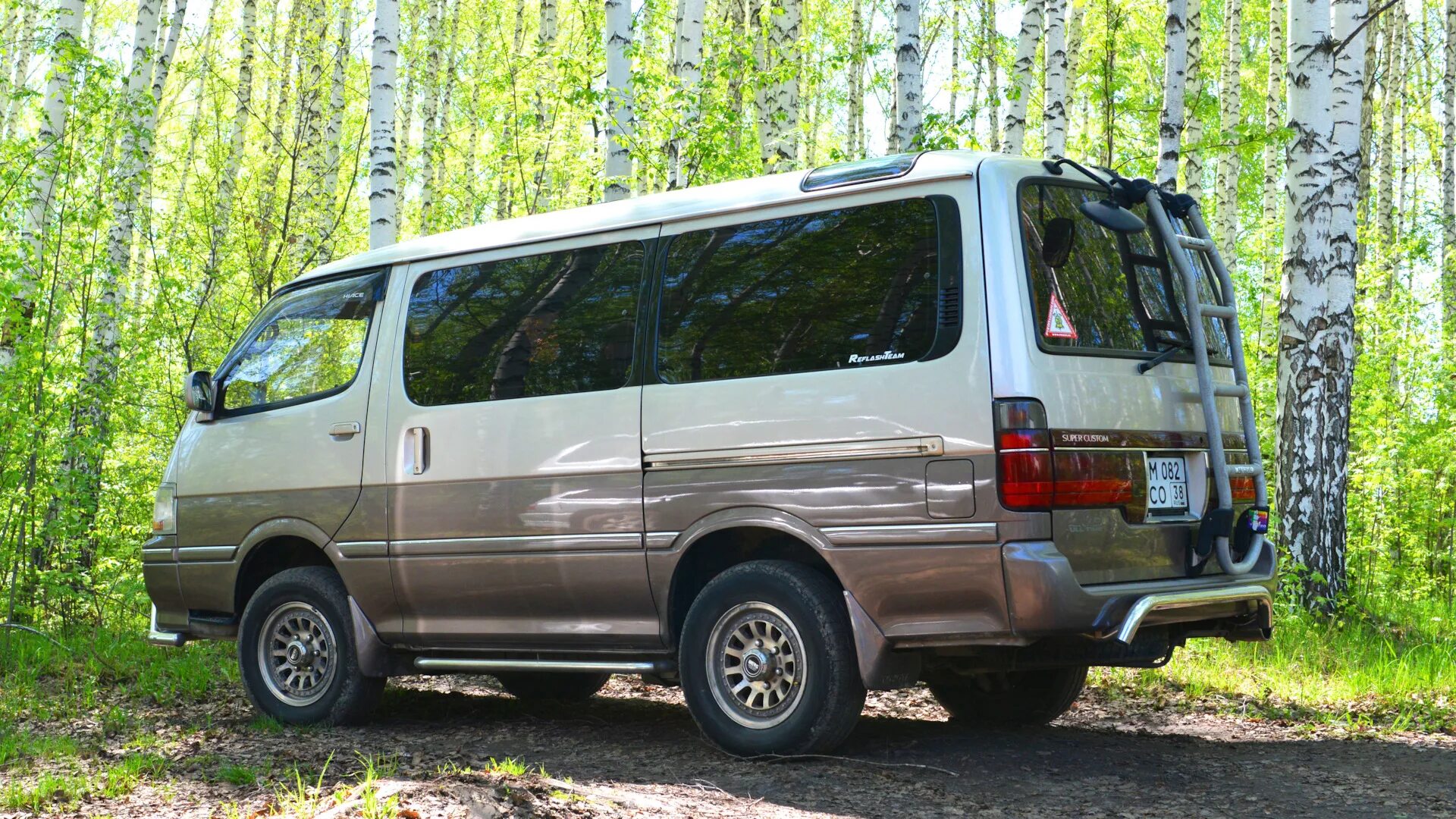 Toyota hiace 1996 тахометр. Тойота хайс 1996 года фото. Тойота хайс 1996 дизель. Тойота хайэйс грузовая платформа подкрылки задние. Тойота хайс 1996.