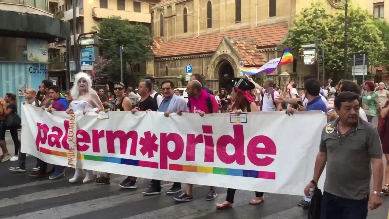 Сицилия 1 мая. Italia Pride. 1 Мая в Сицилии. I Pride Italy.