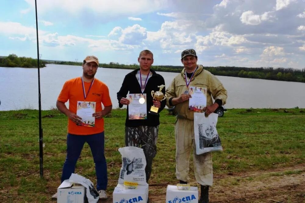 Домашкинское водохранилище бузулукский район. Домашкинское водохранилище Бузулукский район рыбалка. Чемпионат по ловле донной удочкой.