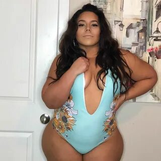 Keisy Nayobi on Instagram: "Hello babe" Xl Girls, Fat Cats, Beaut...