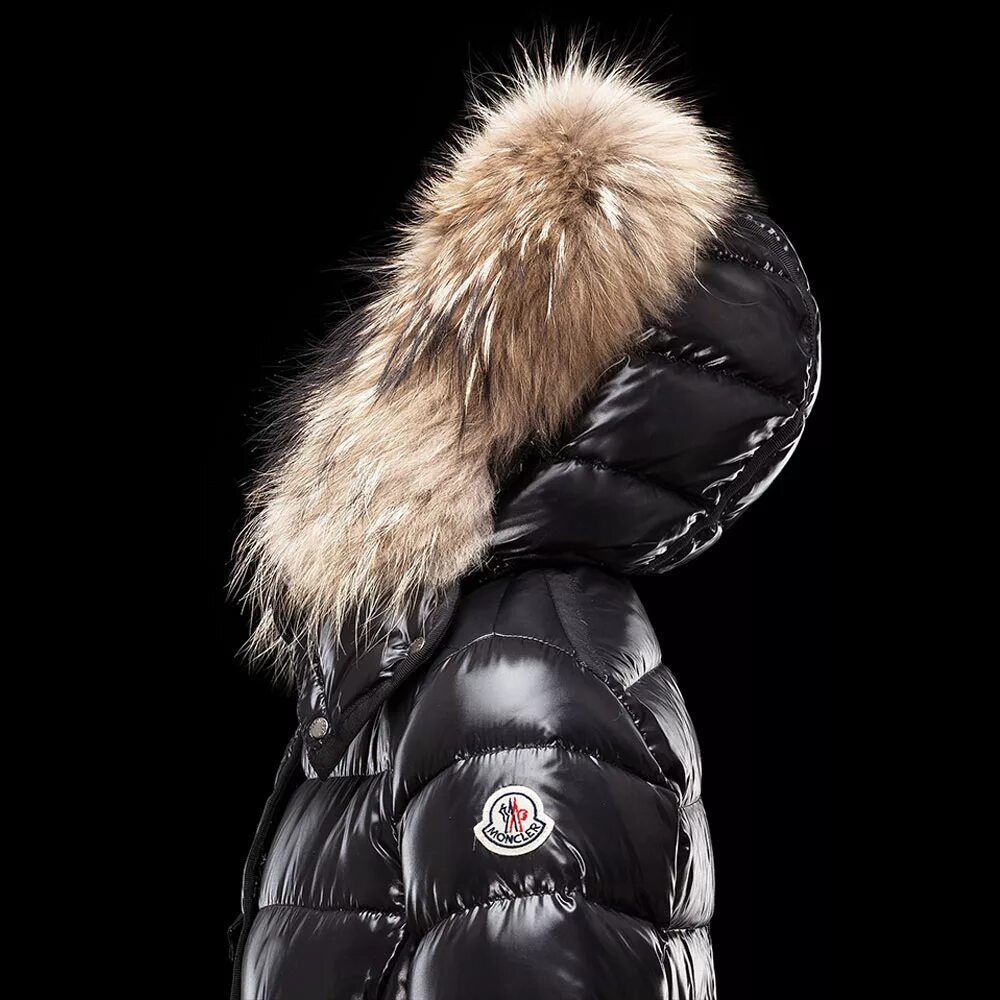 Монклер чей бренд. Пуховик монклер 2025. микропуховик moncler. пухан монклер глянцевый. зимняя куртка монклер.