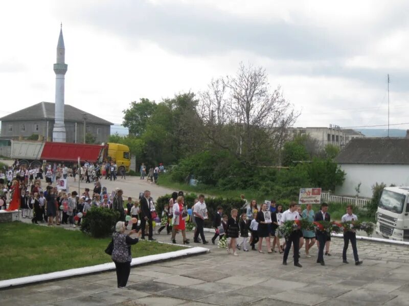 Погода в холмовке бахчисарайского. Холмовка. Памятник Холмовке. Новости Холмовки. ЧП Холмовка сегодня.