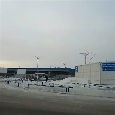 Аэропорт красноярск терминал 2. Емельяново парковка красноярск. Платная стоянка аэропорту емельяново. Аэропорт красноярск (kja). Платная стоянка аэропорту емельяново.