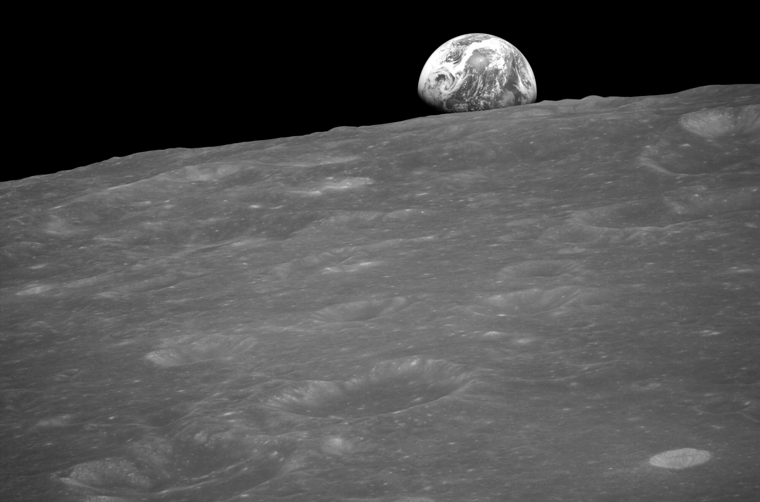 Lunar 8. Earthrise 1968. Apollo 8 Earthrise. Снимки Луны Аполлон 10. Лунная поверхность.