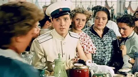За витриной универмага 1955