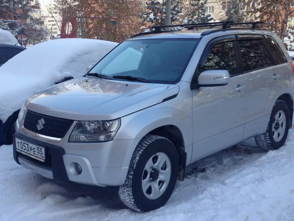 Омск купить гранд витару. Suzuki Grand Vitara 2.0. Накладка на передний бампер Сузуки Гранд Витара 2007. Grand Vitara бампер 2011. Бампер Suzuki Grand Vitara.