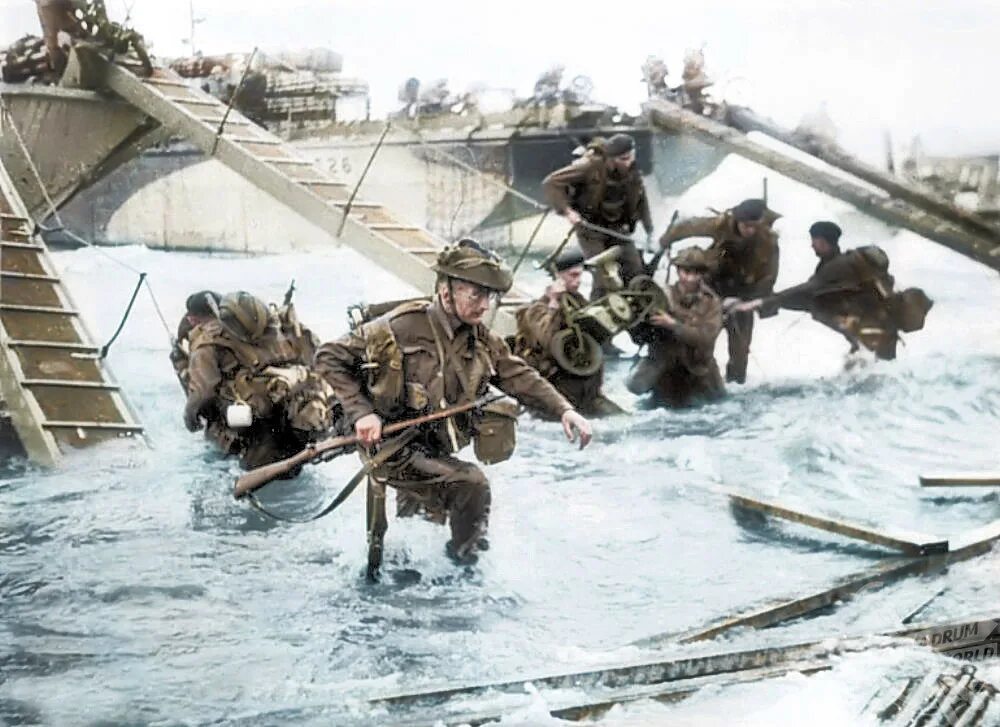 Высадка союзников в нормандии операция. Десант Нормандия 1944. Нормандия 1944 высадка союзников. Высадка десанта в Нормандии в 1944. Нормандия фото 1944.