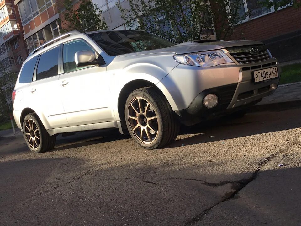 Субару форестер 17. Forester sg r17. Forester sg 225 55 17. Subaru forester sg5 r18. Forester sh на дисках 18.