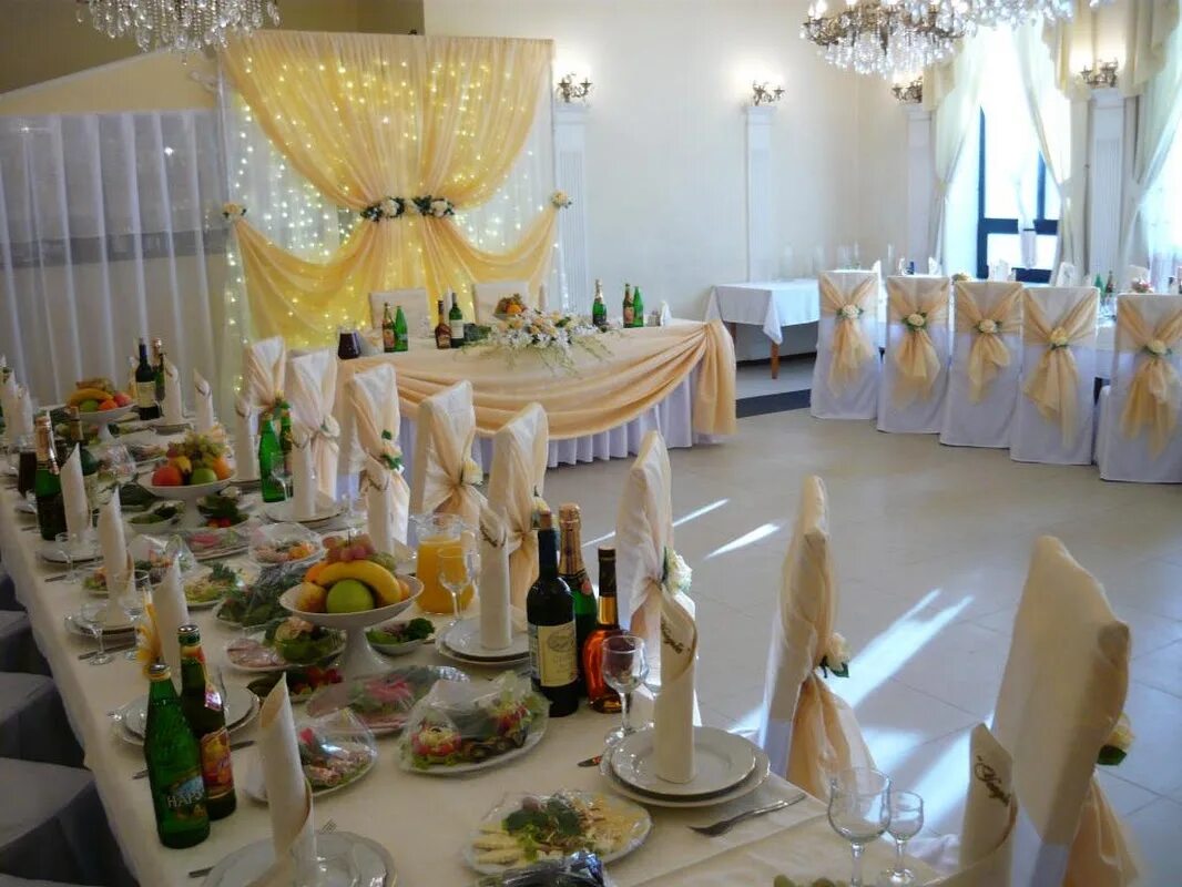 Стол томилино. Ресторан усадьба люберцы. Стол томилино. Усадьба чехов кафе банкетный зал. E.