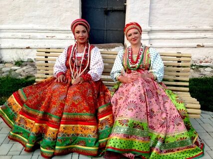 Фольклорные народные костюмы
