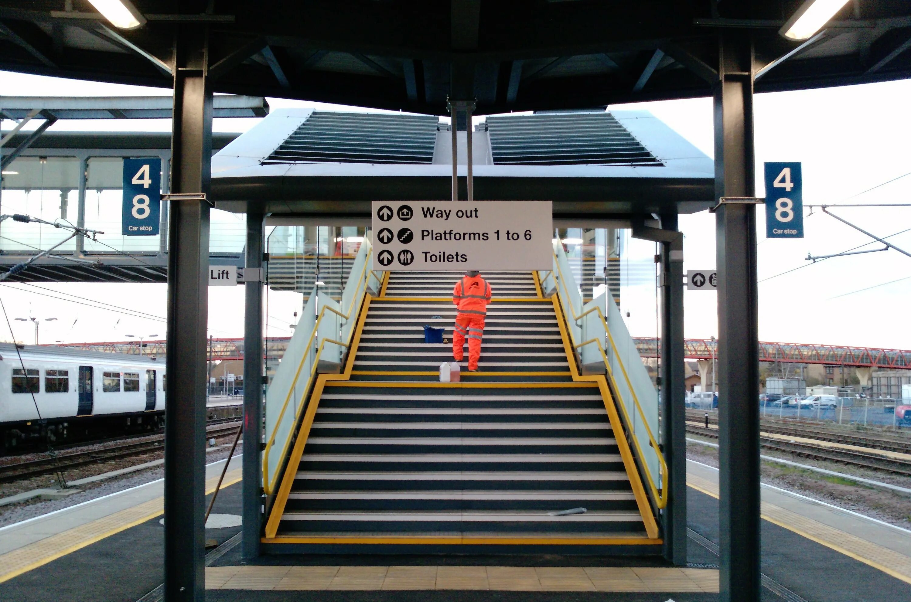 Platform end