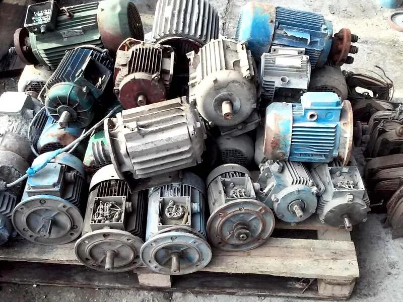 Лом электродвигателей. Электродвигатель металлолом. Junkyard где взять стакан. Куда сдать двигатель. Свалка моторов.